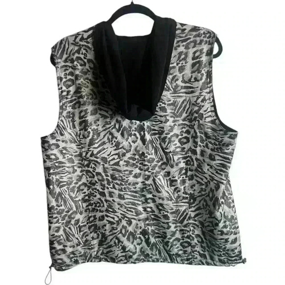 Chico's Zenergy Size 3 Neema Animal Print Reversible Vest Jacket Black Hooded xl - Picture 4 of 7